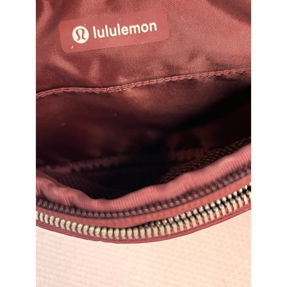 Lululemon Everywhere Belt Bag 1L One Size Red Merlot RDMR 59719 - Picture 8 of 12